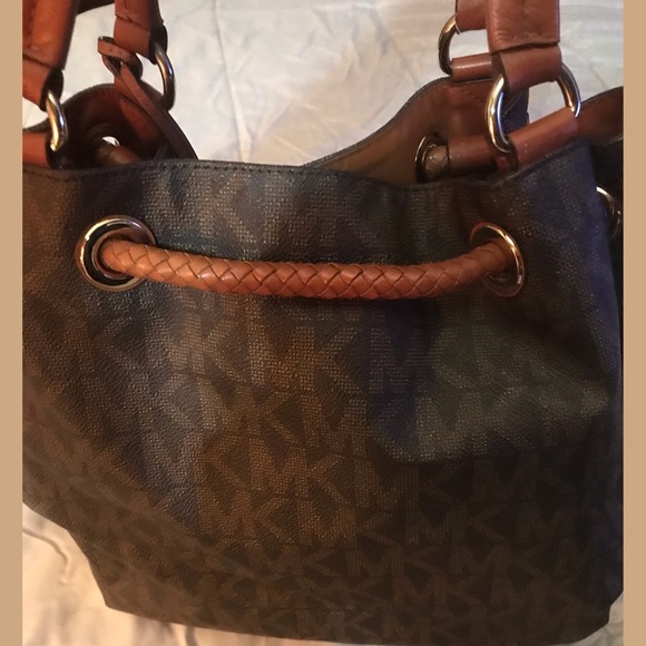 Preowned Authentic Michael Kors Large Gathered Logo Drawstring Handbag - Picture 5 of 7